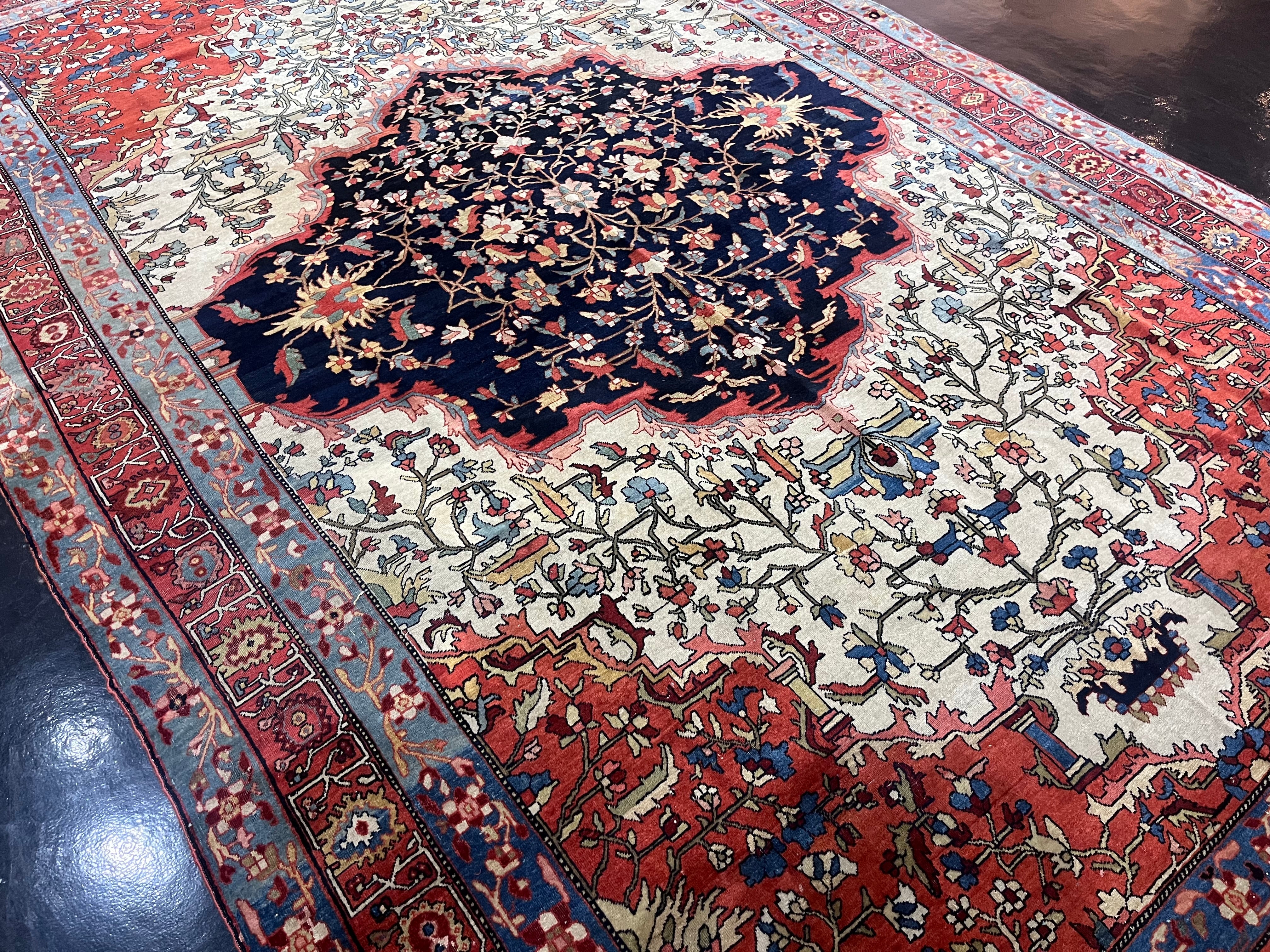 Fine Antique Farahan Sarouk Rug 6' 3'' x 10' 0"