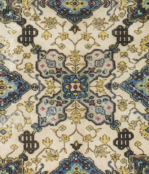 Fine Vintage  Tabriz Rug 6'6" x 9' 3''