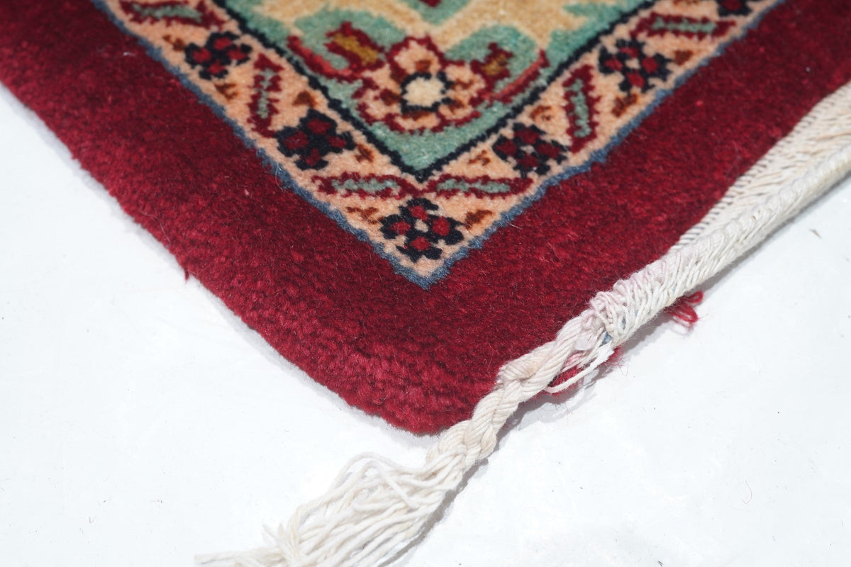 Fine Antique  Sarouk Rug 7' x 10'9''