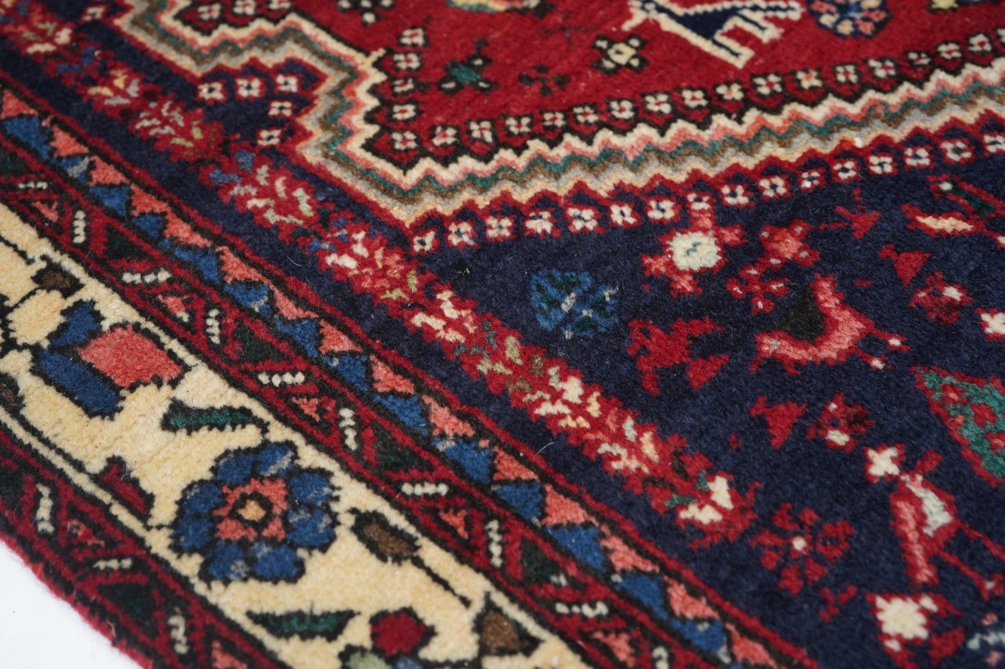 Vintage Abadeh Rug 3'4'' x 5'2''
