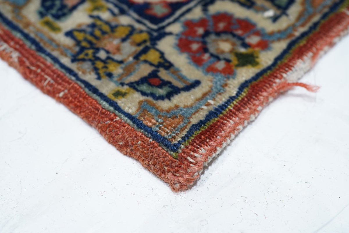 Fine Antique Isfahan Rug 4'6'' x 6'7''