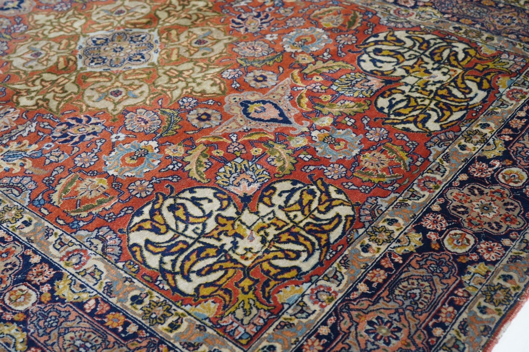 Fine Antique Isfahan Rug 4'6'' x 6'7''