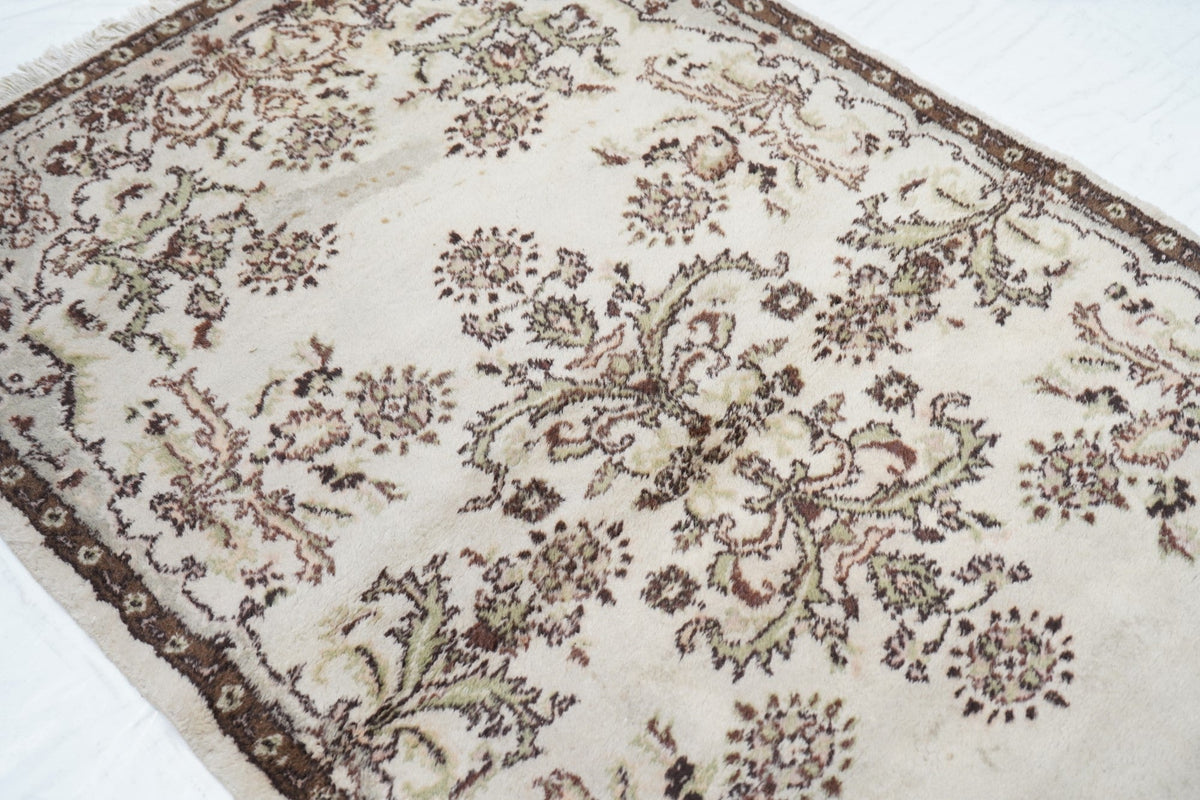 Vintage Turkish Rug 3'10'' x 6'8''