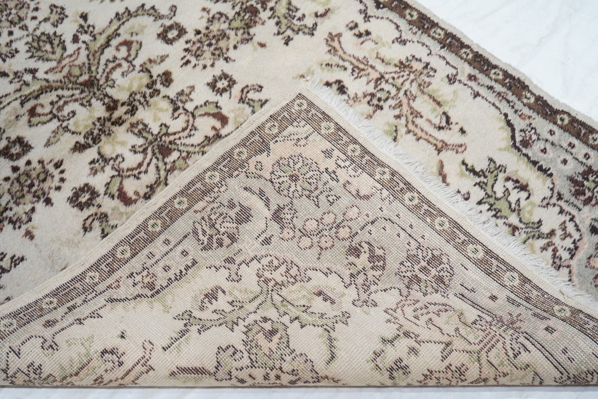 Vintage Turkish Rug 3'10'' x 6'8''