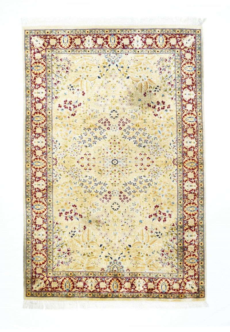 Pak  Rug 4'7'' x 7'4''