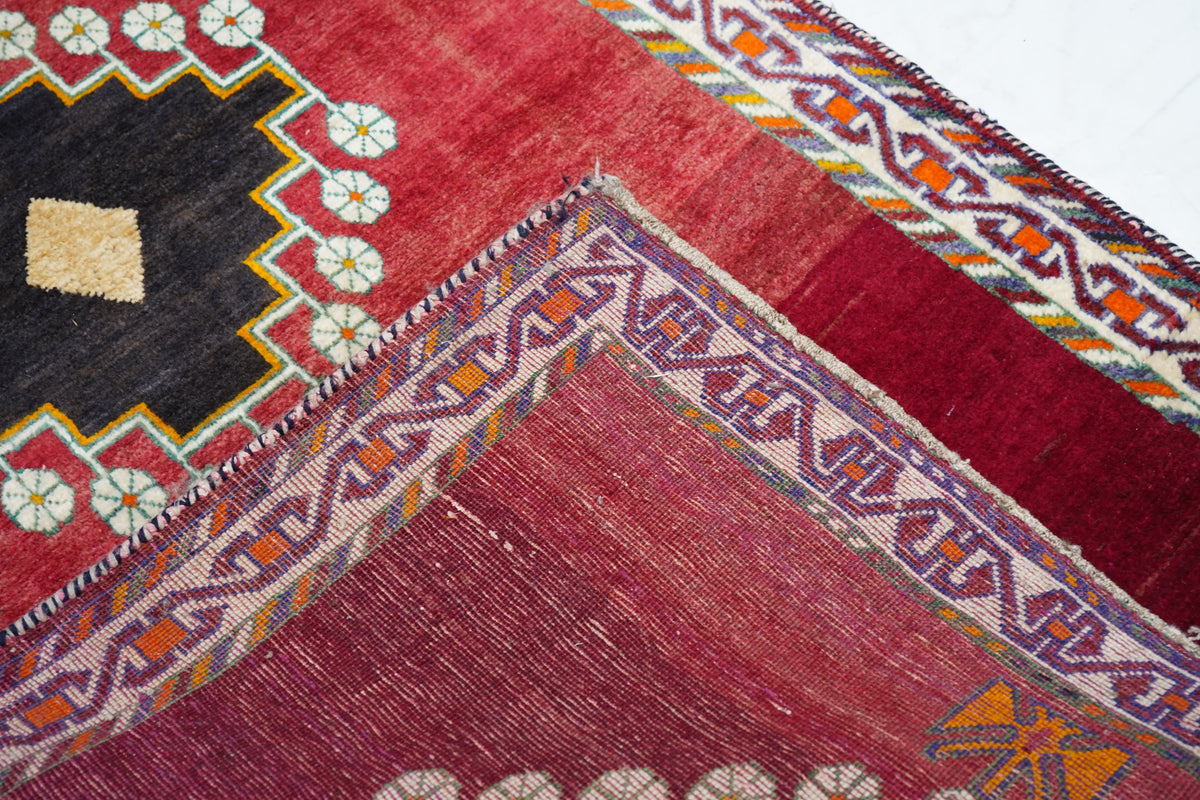Vintage Gabbeh Rug 3'9'' x 7'6''