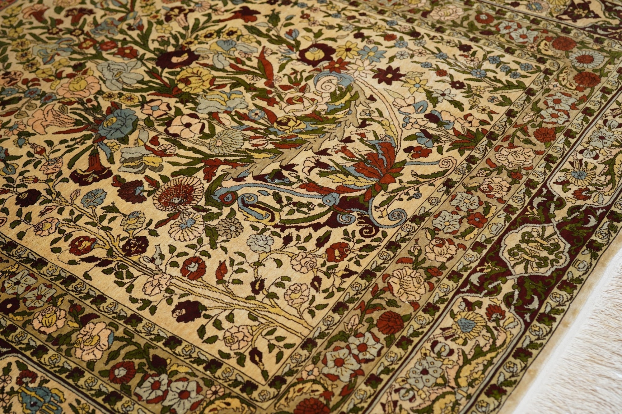 Extremely Fine Antique Silk Hereke Rug 3'5'' x 4'11''