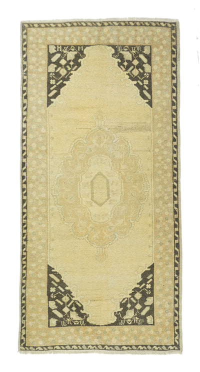 Geometric Rug 2'11'' x 5'10''