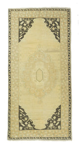 Geometric Rug 2'11'' x 5'10''