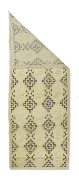 Geometric Rug 2'8'' x 7'0"