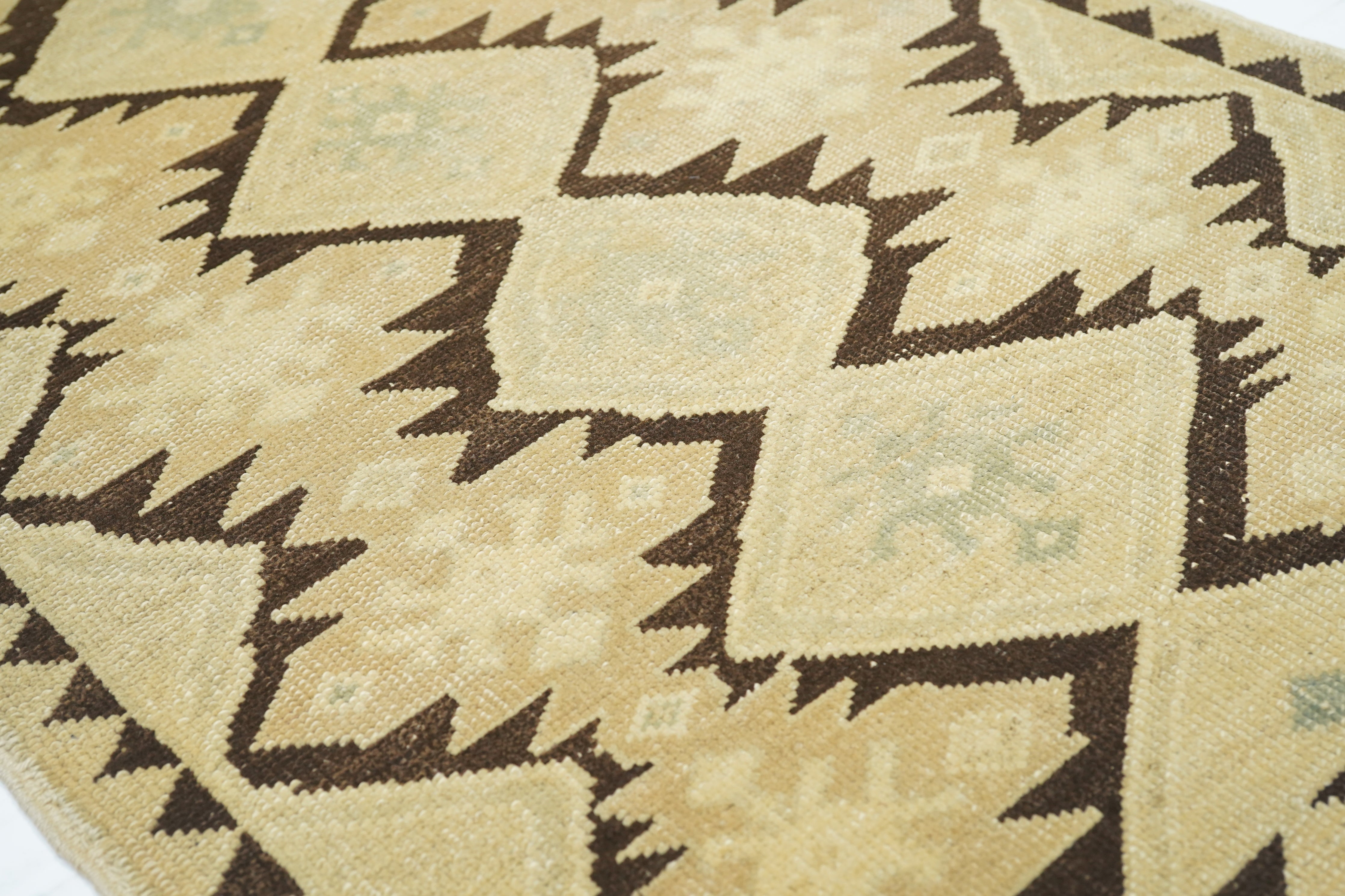 Geometric Rug 2'7'' x 7'1''