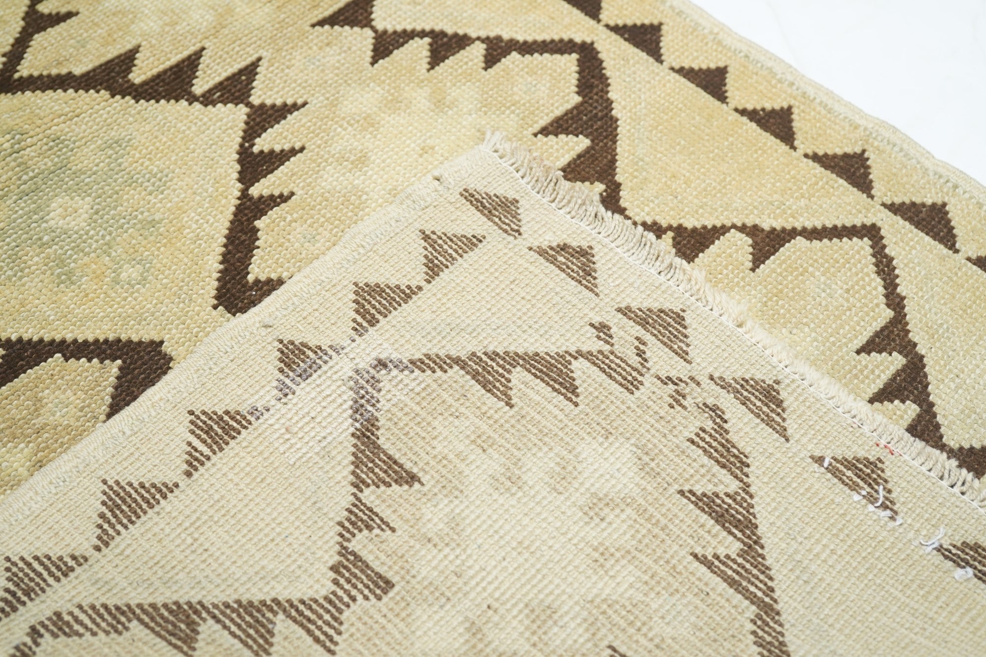 Vintage Turkish Rug 2'9'' x 5'10''