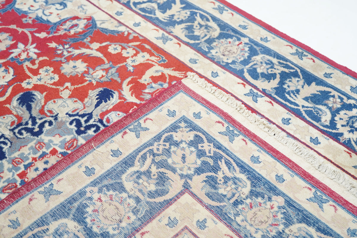 Vintage  Isfahan Rug 4'0'' x 6'0''