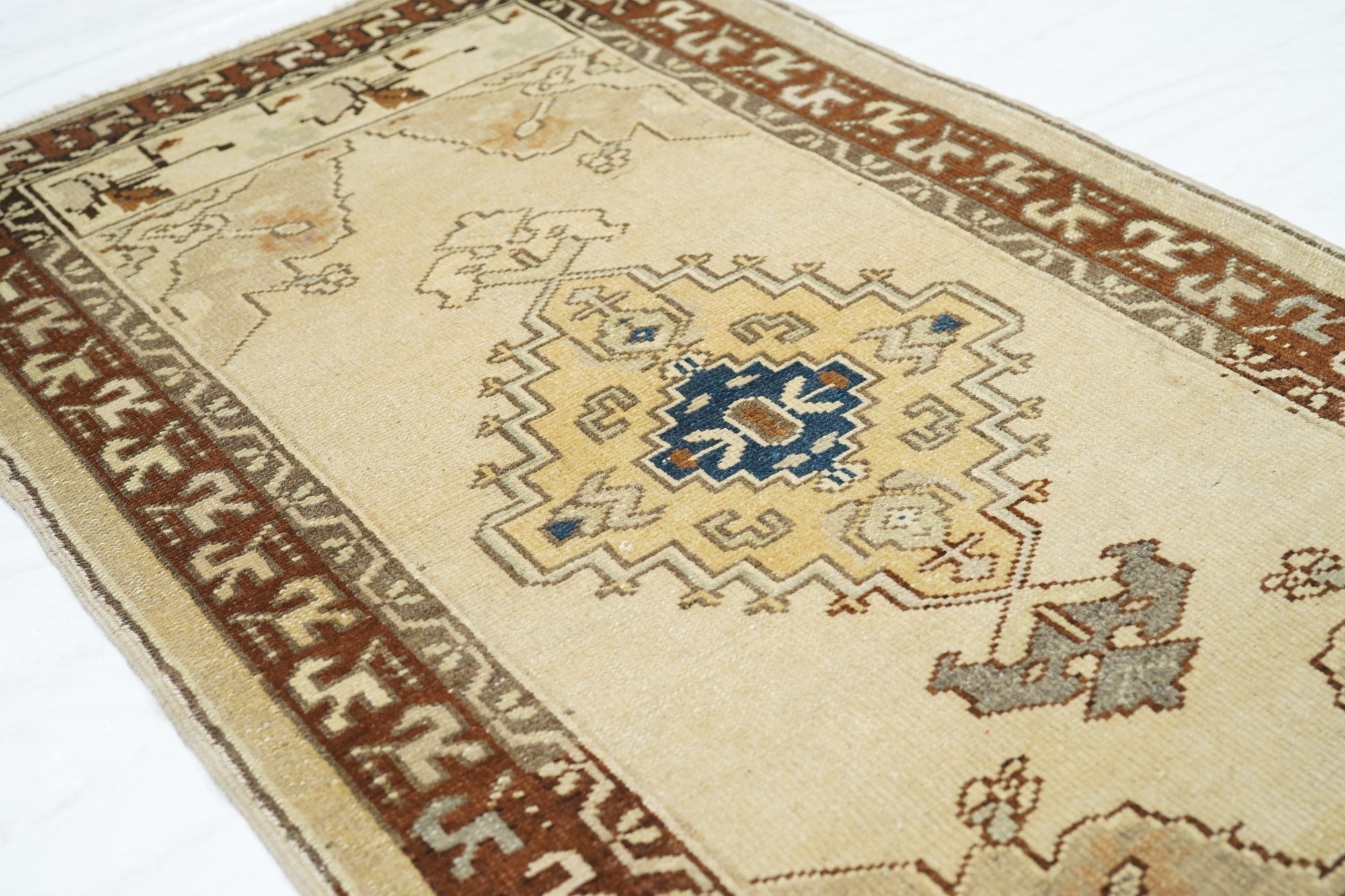 Turkish Rug 2'5'' x 4'5''