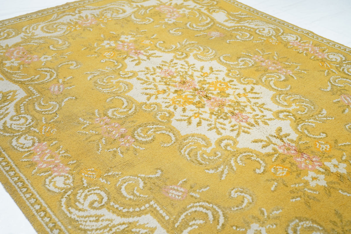 Vintage Savonnerie Rug 4'7'' x 6'6''