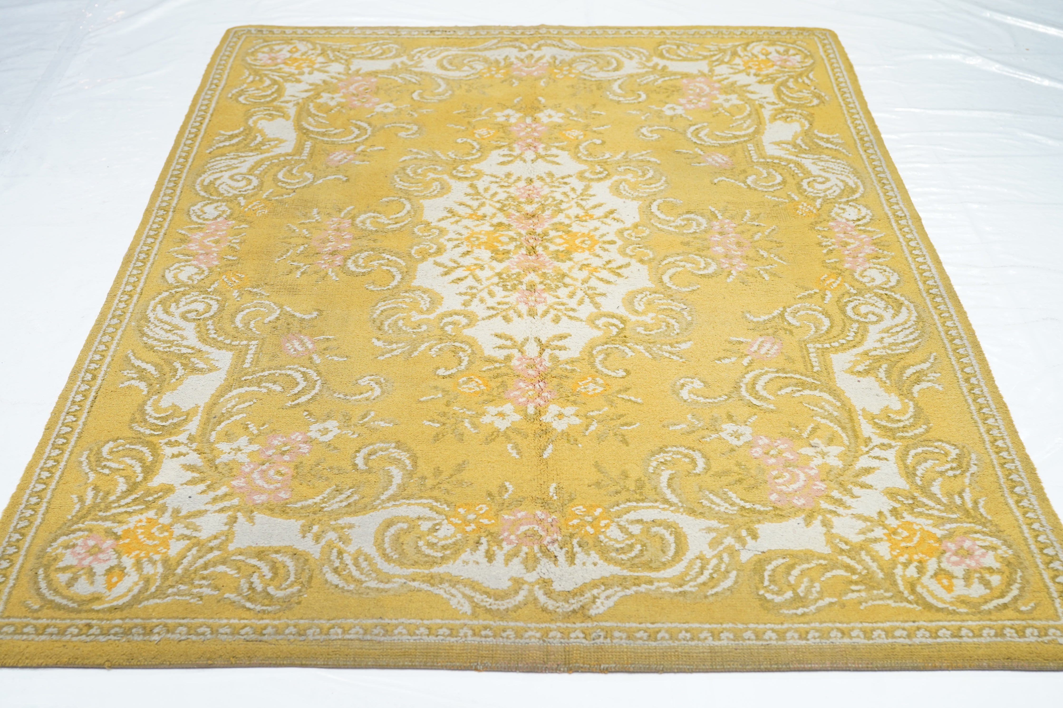 Vintage Savonnerie Rug 4'7'' x 6'6''