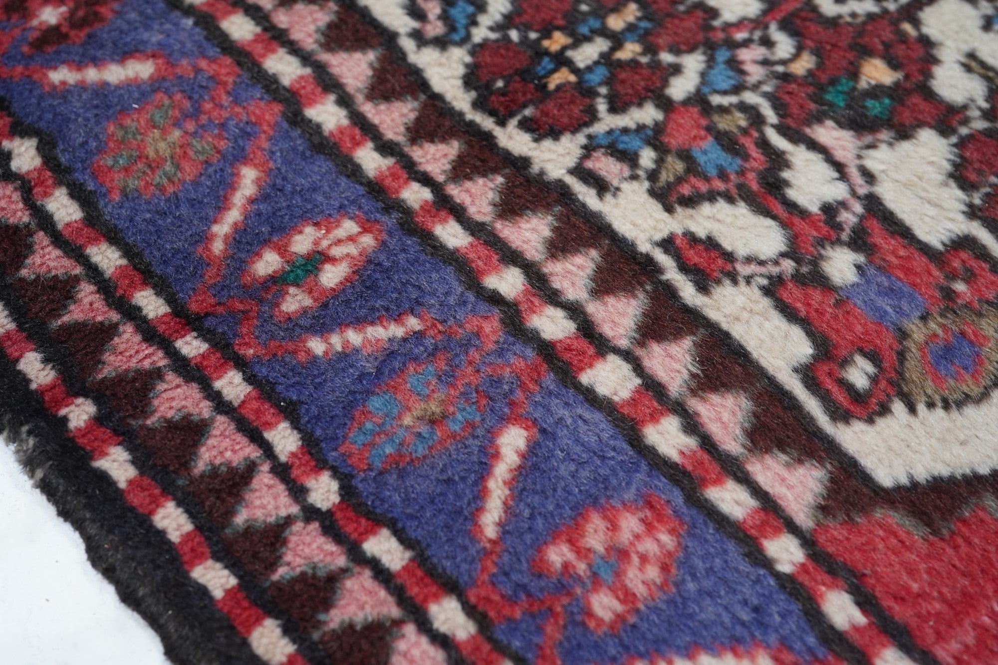 Vintage Hamedan Rug 2'6'' x 4'4''