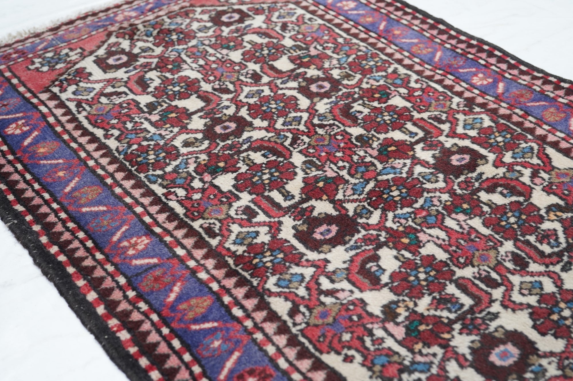 Vintage Hamedan Rug 2'6'' x 4'4''