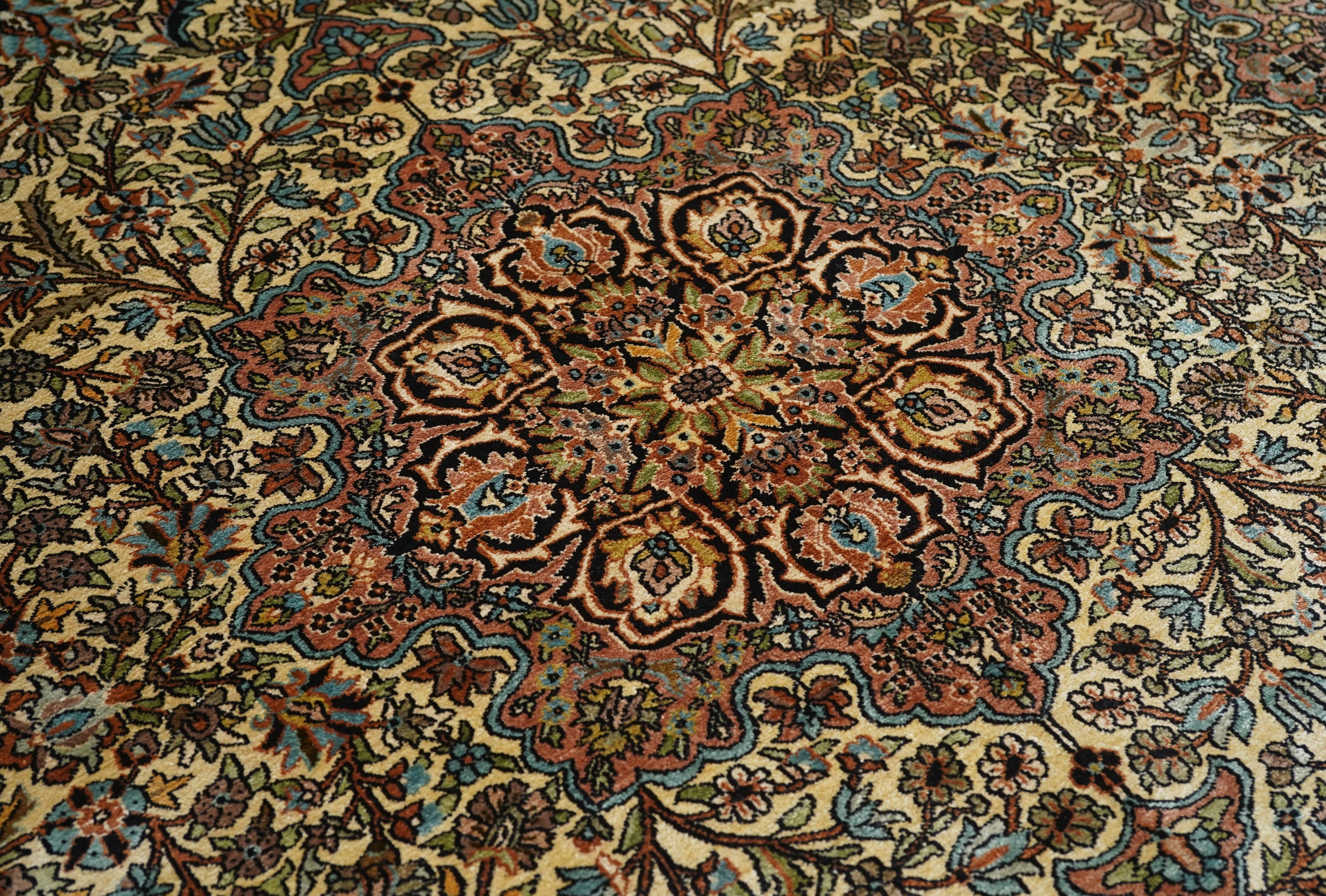 Keshmiri Rug 6'6'' x 9'6''