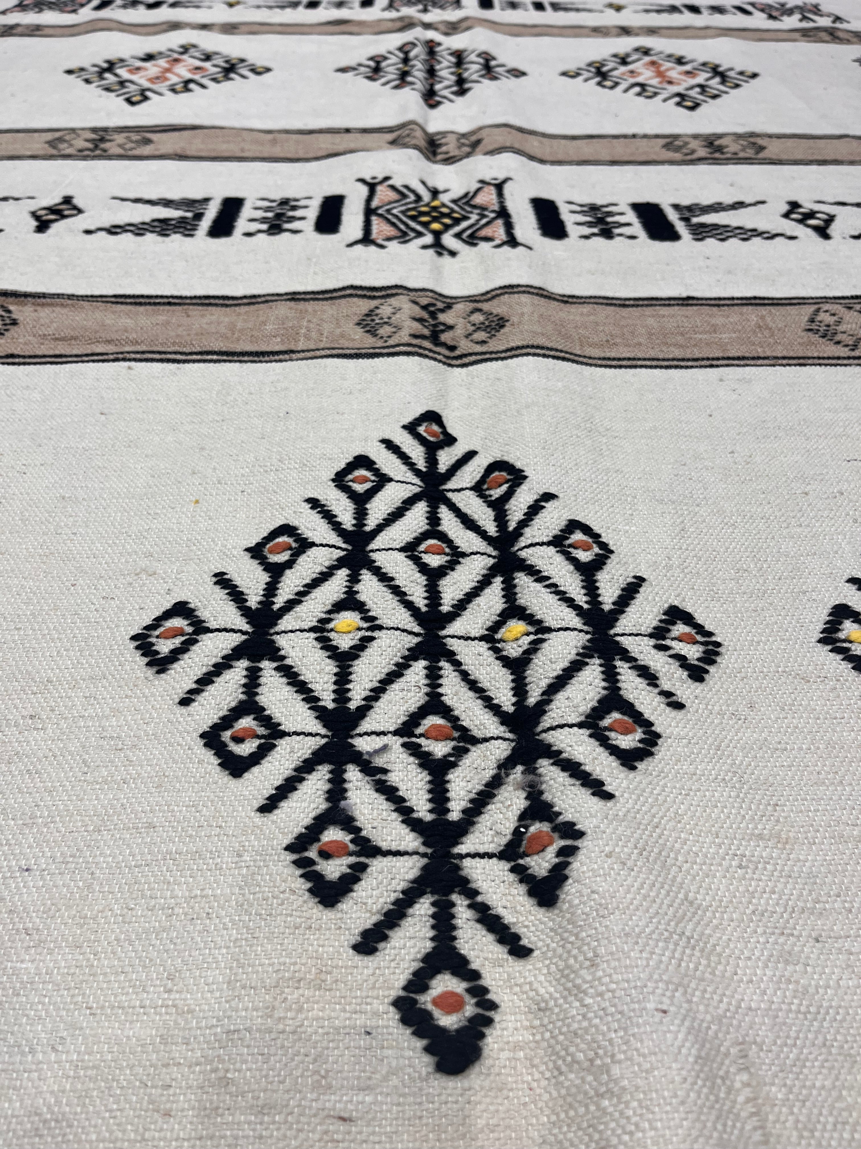 Fine Vintage Moroccan Rug 5'10" x 8' 5"