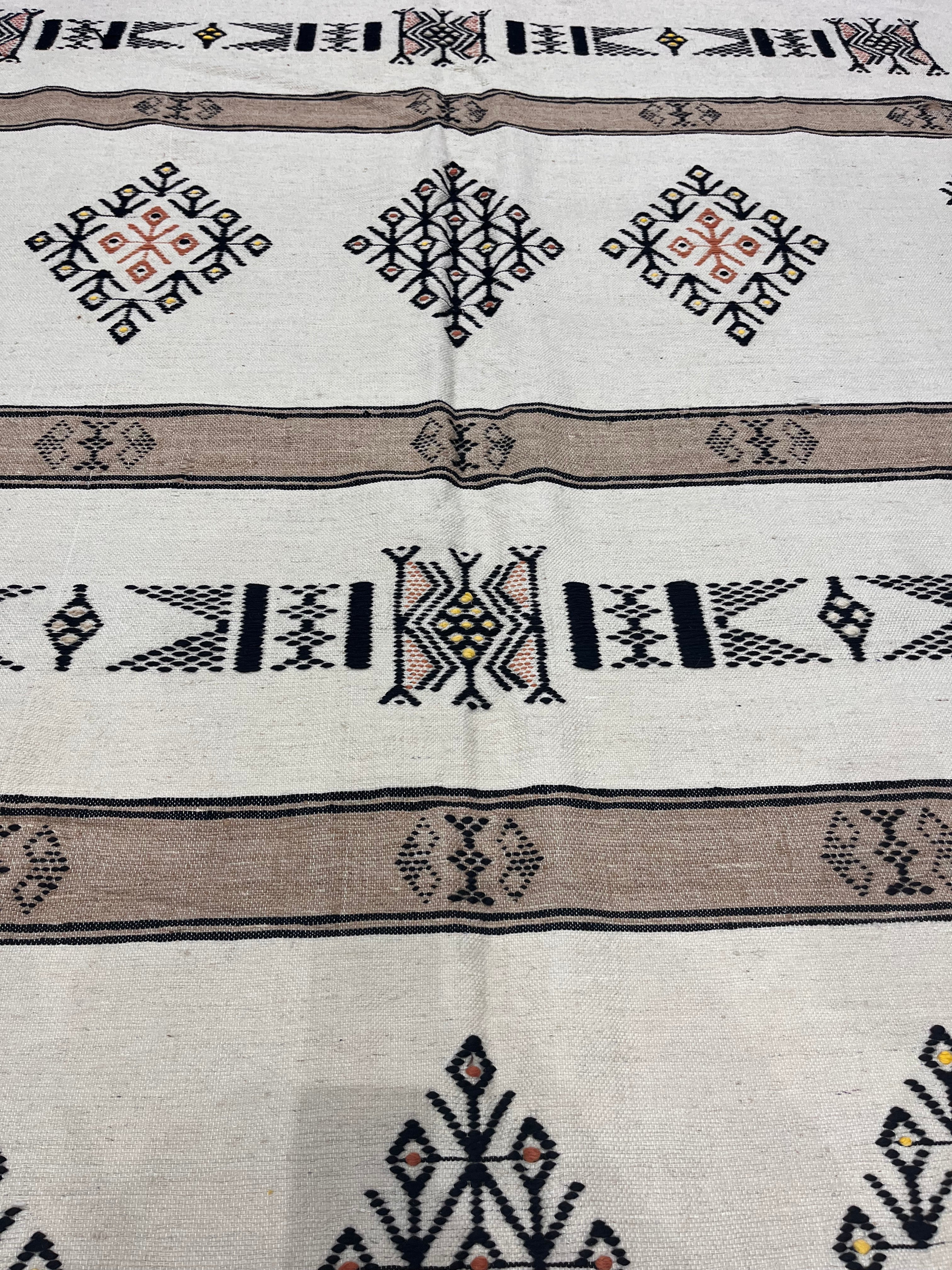 Fine Vintage Moroccan Rug 5'10" x 8' 5"