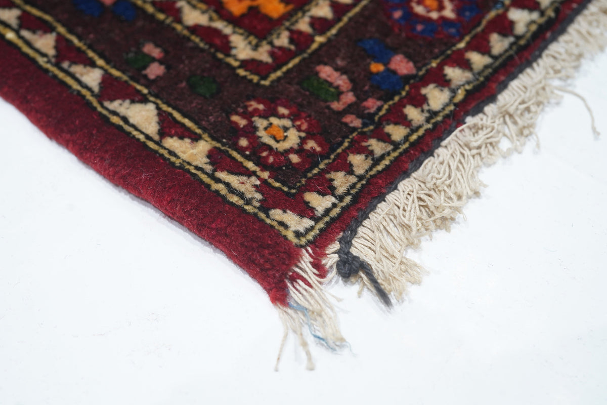 Vintage Isfahan Rug 4'9'' x 6'10''