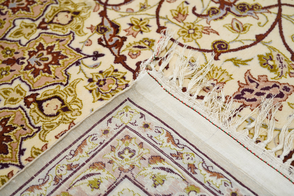 Extremely Fine  Isfahan Wool and Silk. Signed Saraf Mamoury Rug 4'10'' x 7'9''