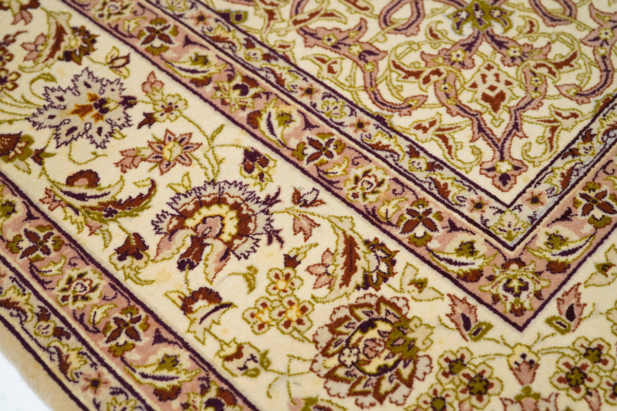 Extremely Fine  Isfahan Wool and Silk. Signed Saraf Mamoury Rug 4'10'' x 7'9''