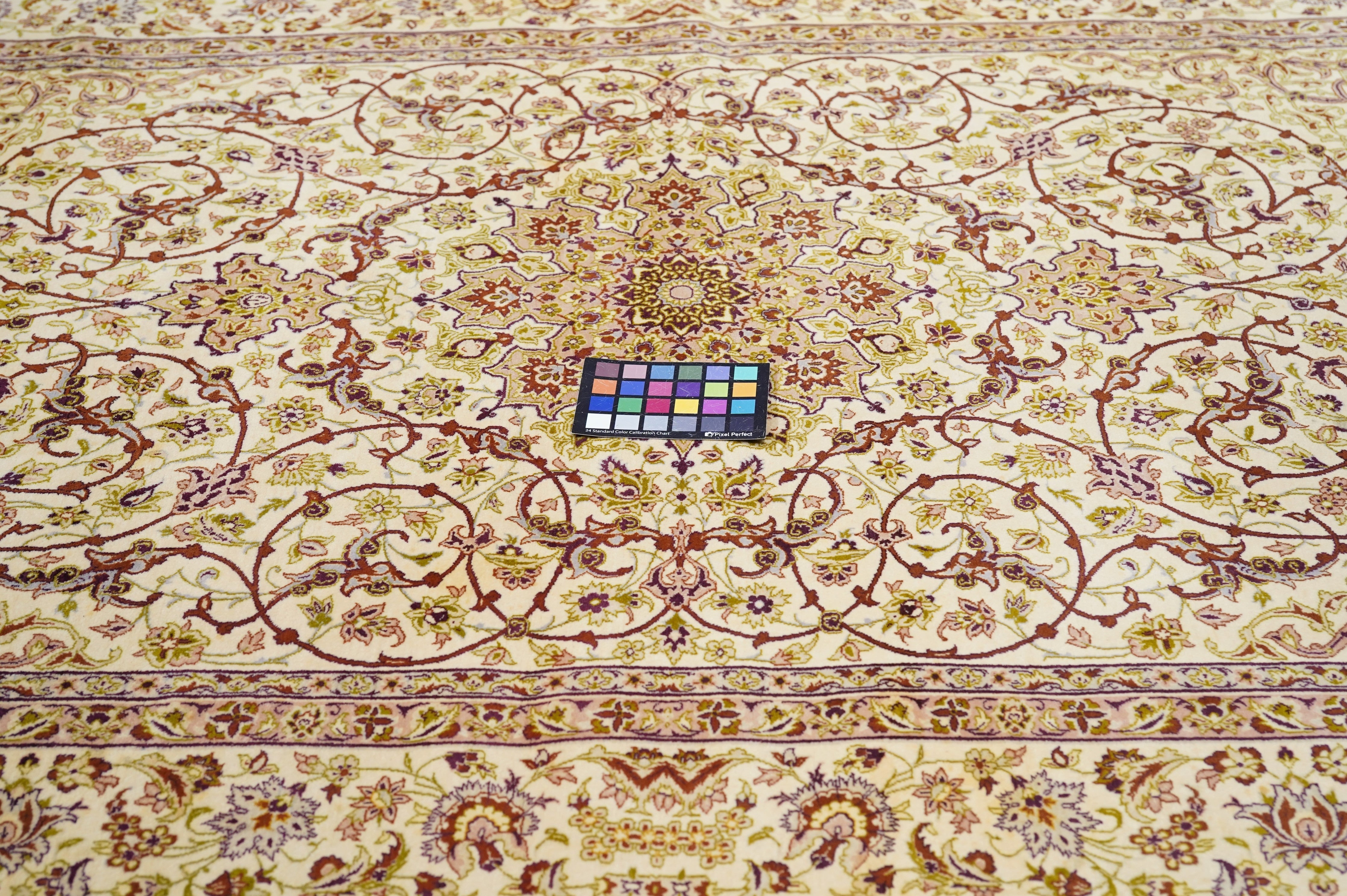 Extremely Fine  Isfahan Wool and Silk. Signed Saraf Mamoury Rug 4'10'' x 7'9''