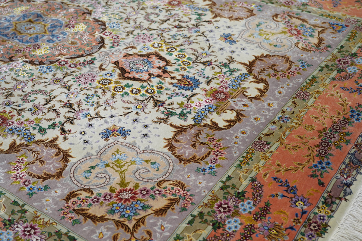 Extremely Fine  Tabriz 70 Raj. Wool and Silk with a Silk foundation Rug 5'3'' x 7'7''