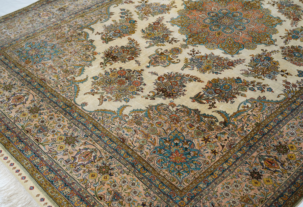 Extremely Fine Antique Silk Hereke Rug 6'6'' x 9'6''