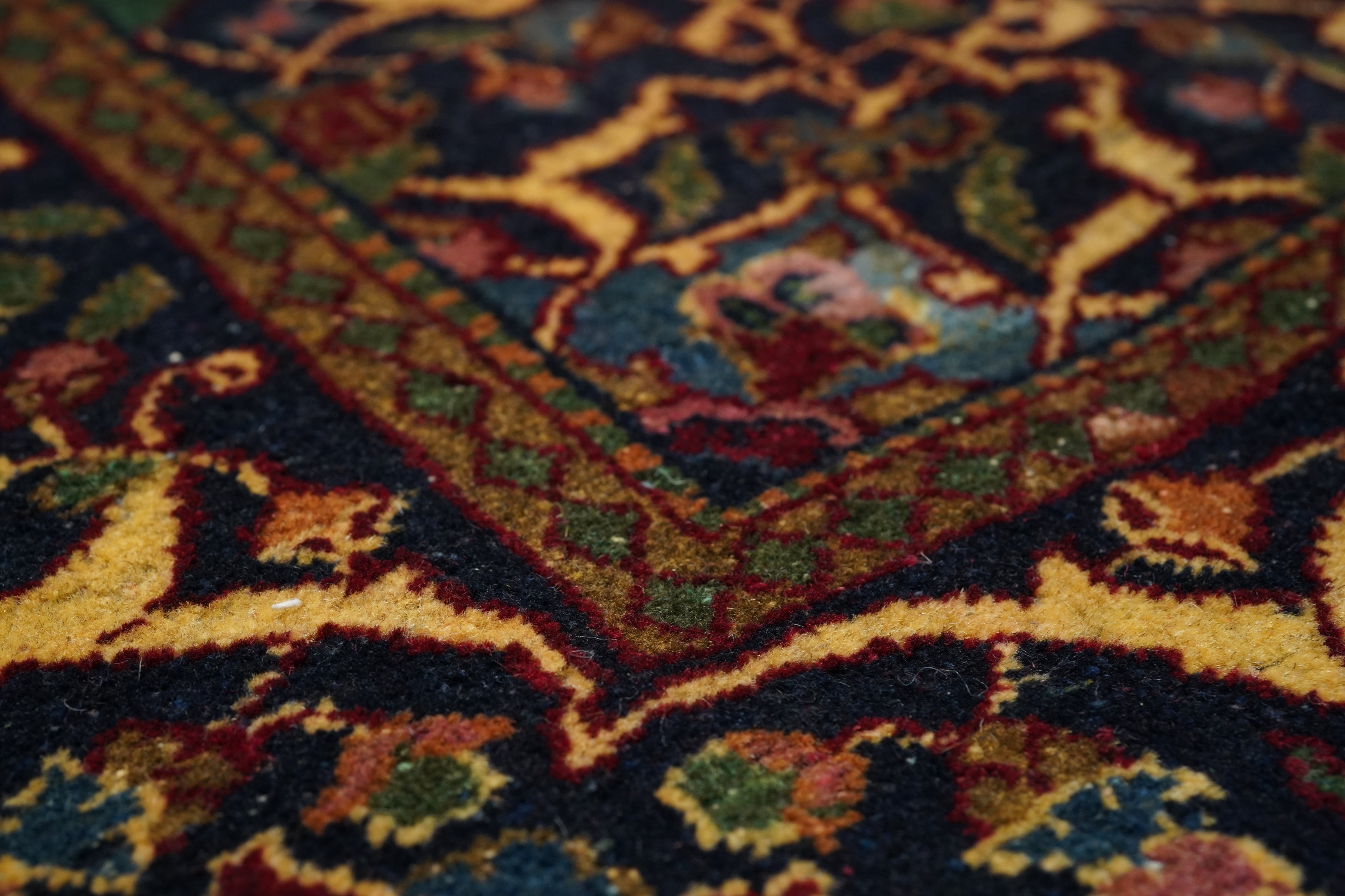 Vintage  Kashan Rug 4'6'' x 6'6''
