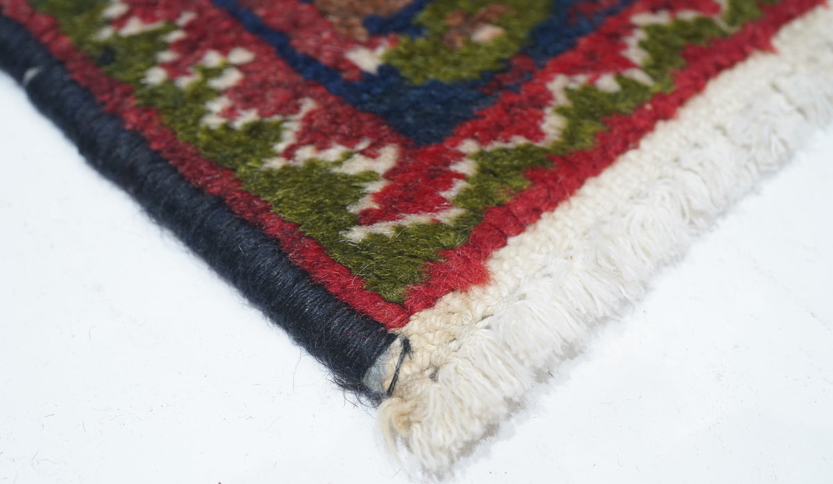 Vintage Bakhtiari Rug 4'7'' x 6'9''
