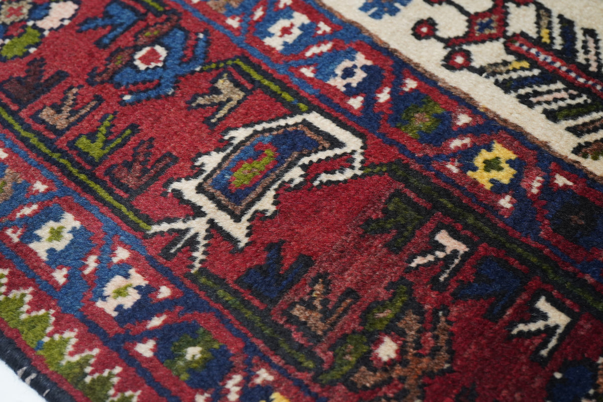 Vintage Bakhtiari Rug 4'7'' x 6'9''