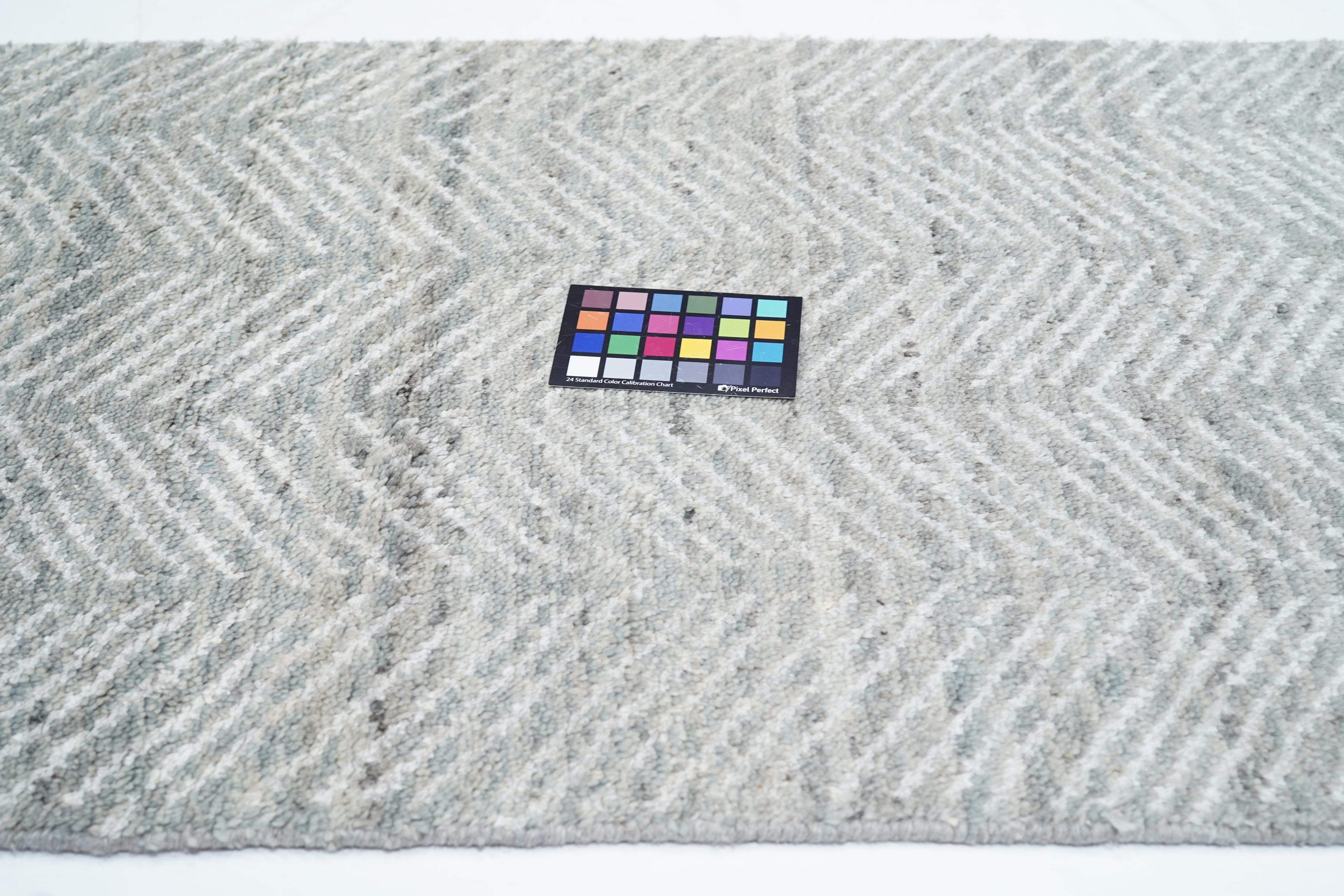 Modern Design Runner 2'6'' x 7'7''