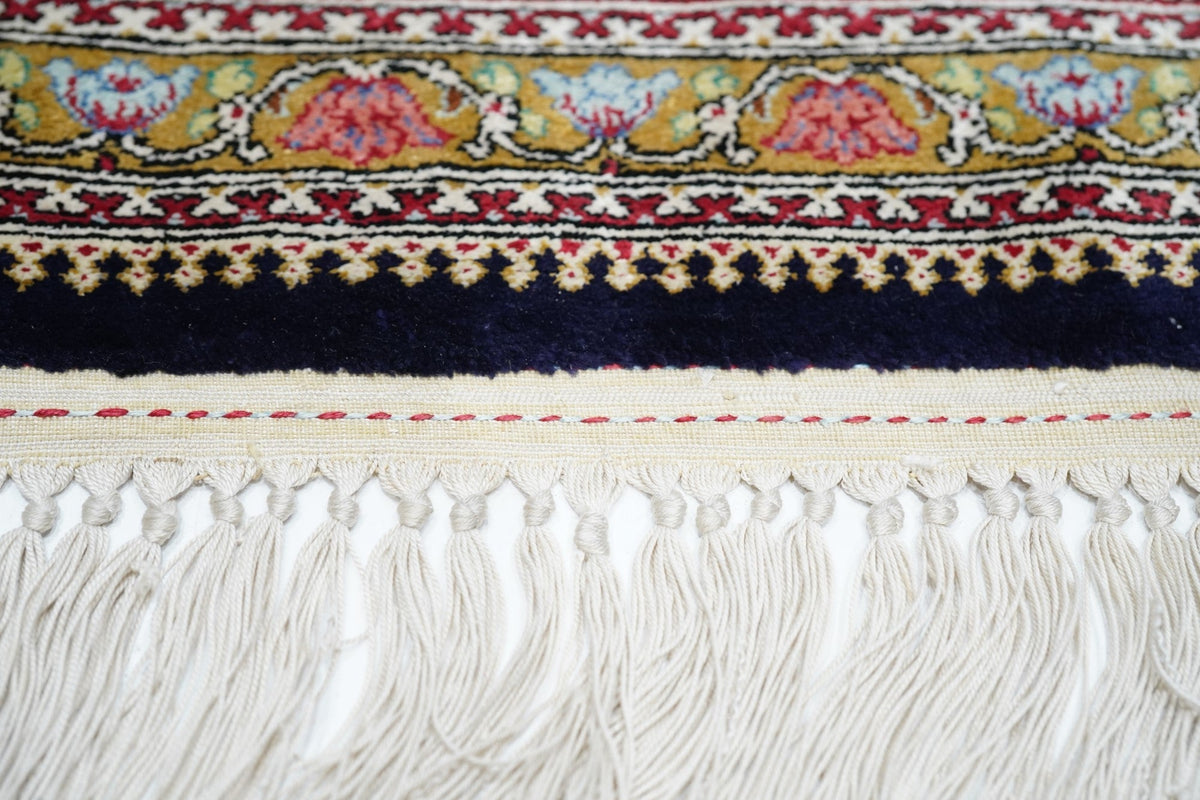 Extremely Fine Vintage Silk  Qum Rug 4'5'' x 7'0''