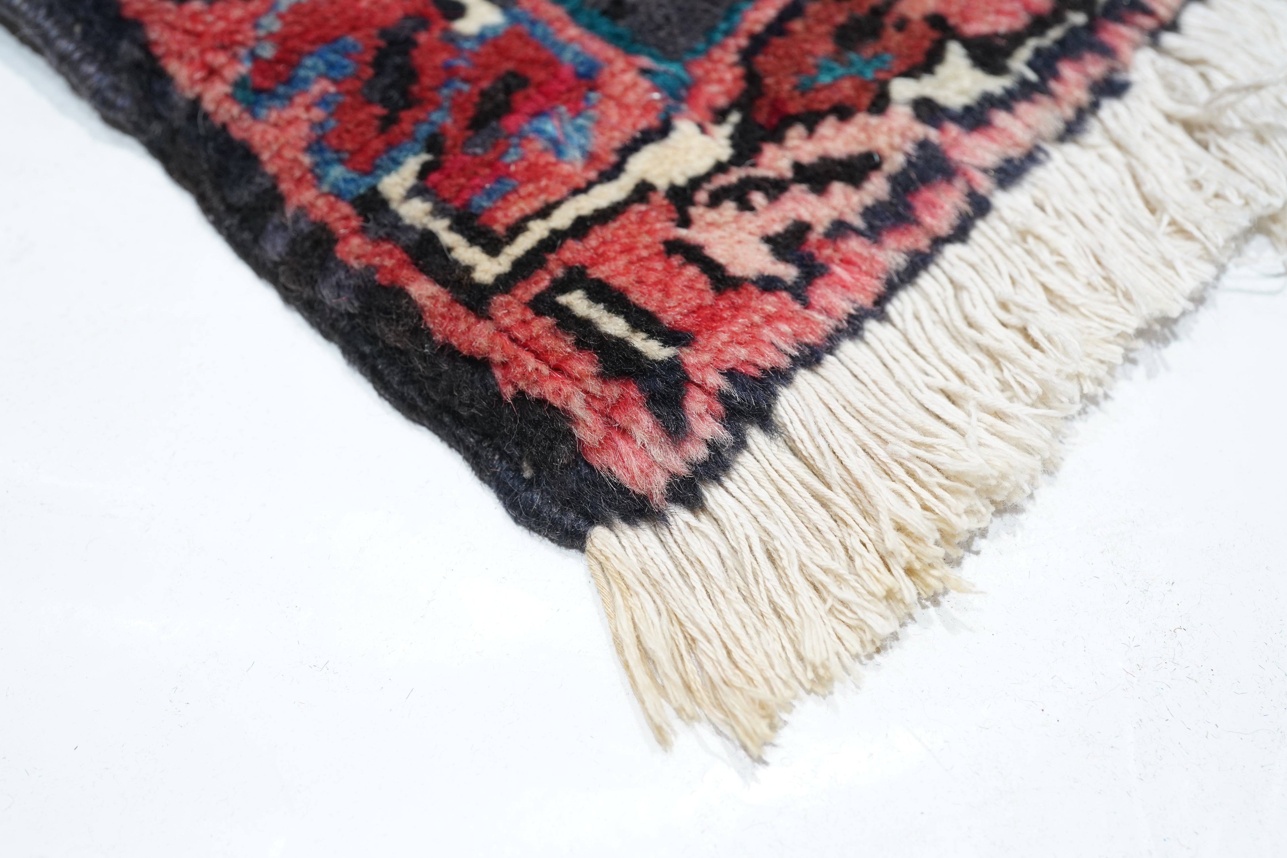 Fine Antique  Heriz Rug 7'6'' x 11'3''