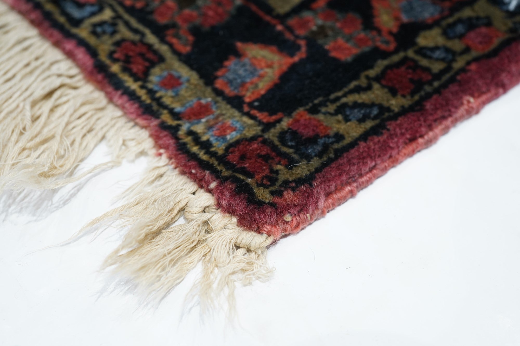 Antique Sarouk Rug 2'0" x 2'5''