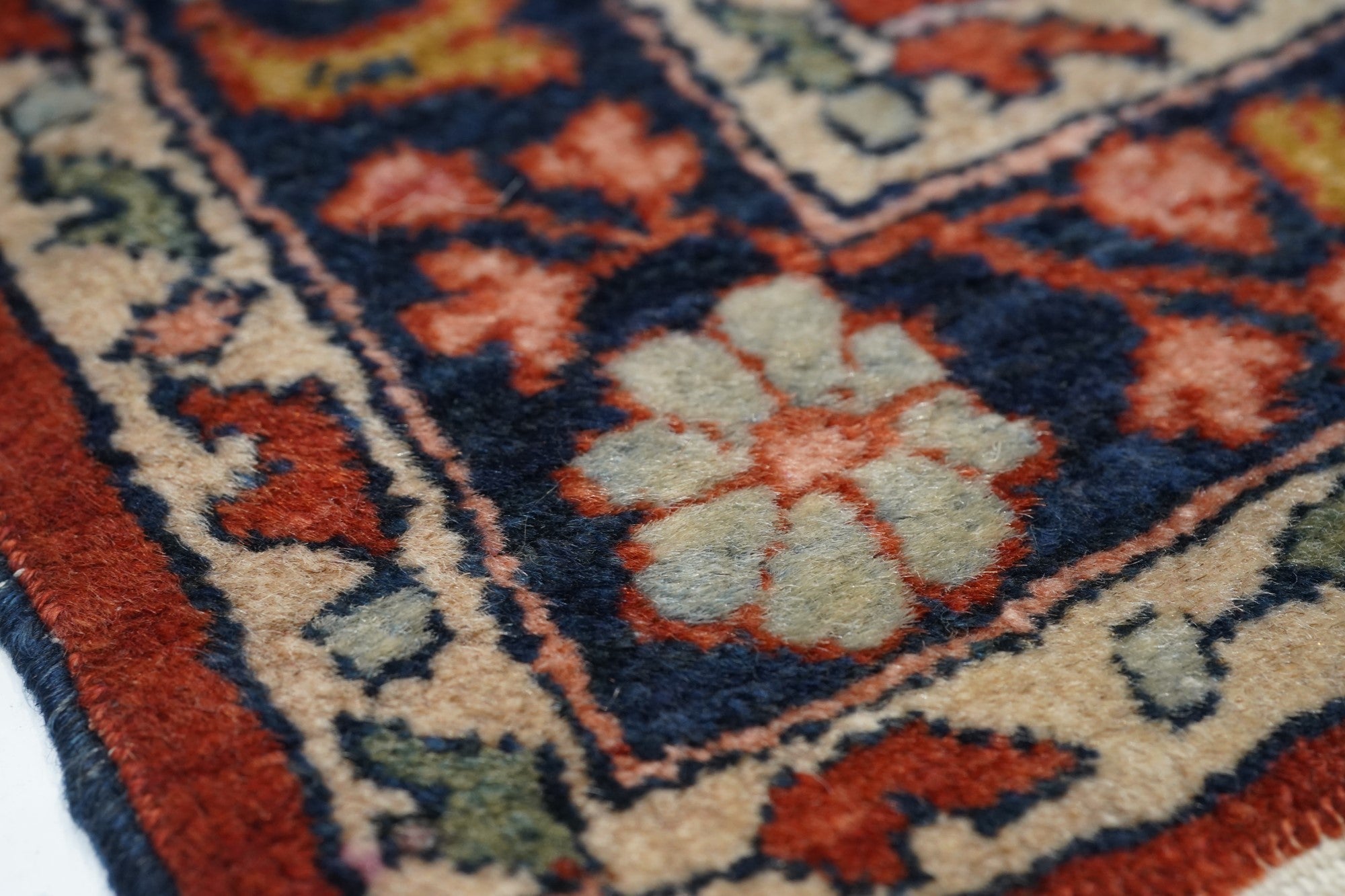 Antique Sarouk Rug 1'8'' x 2'6''