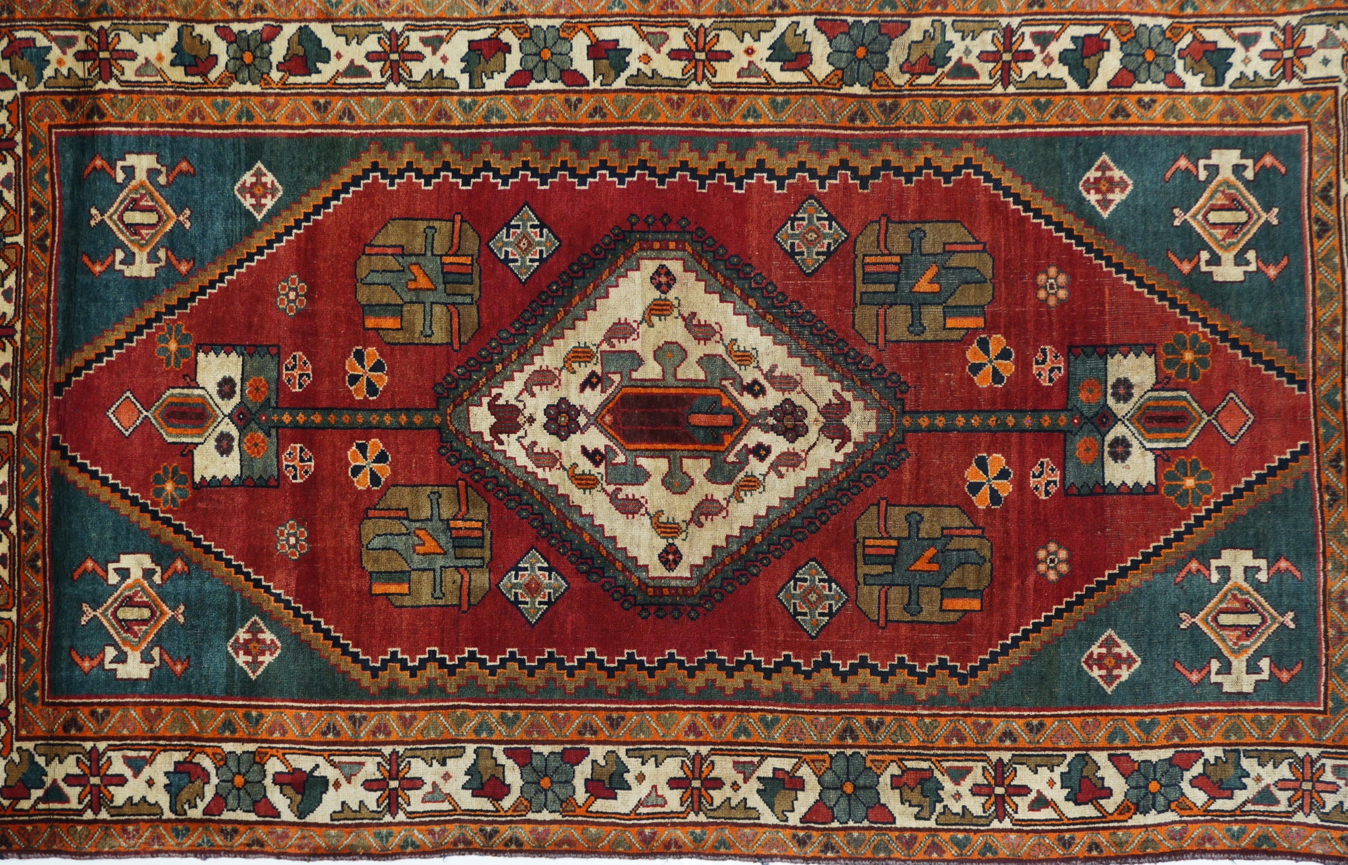 Vintage Bakhtiari Rug 4'9'' x 8'3''