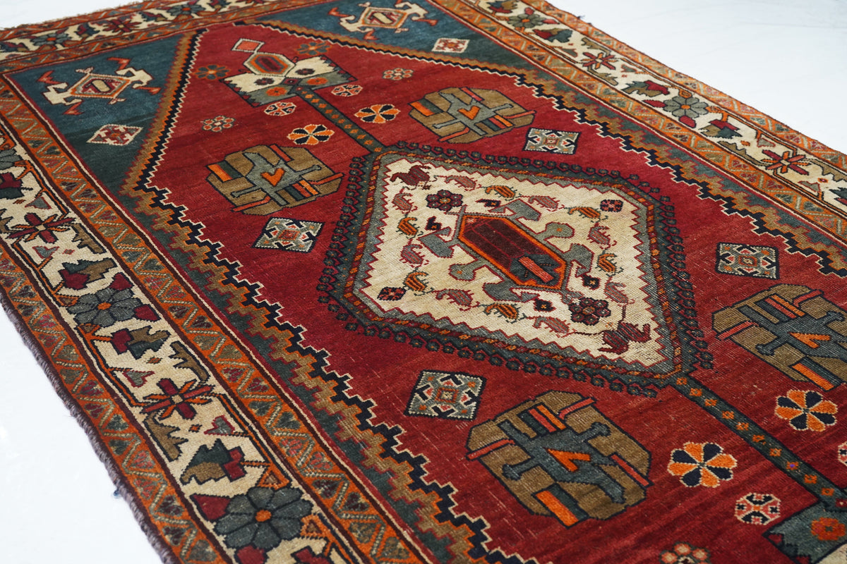 Vintage Bakhtiari Rug 4'9'' x 8'3''