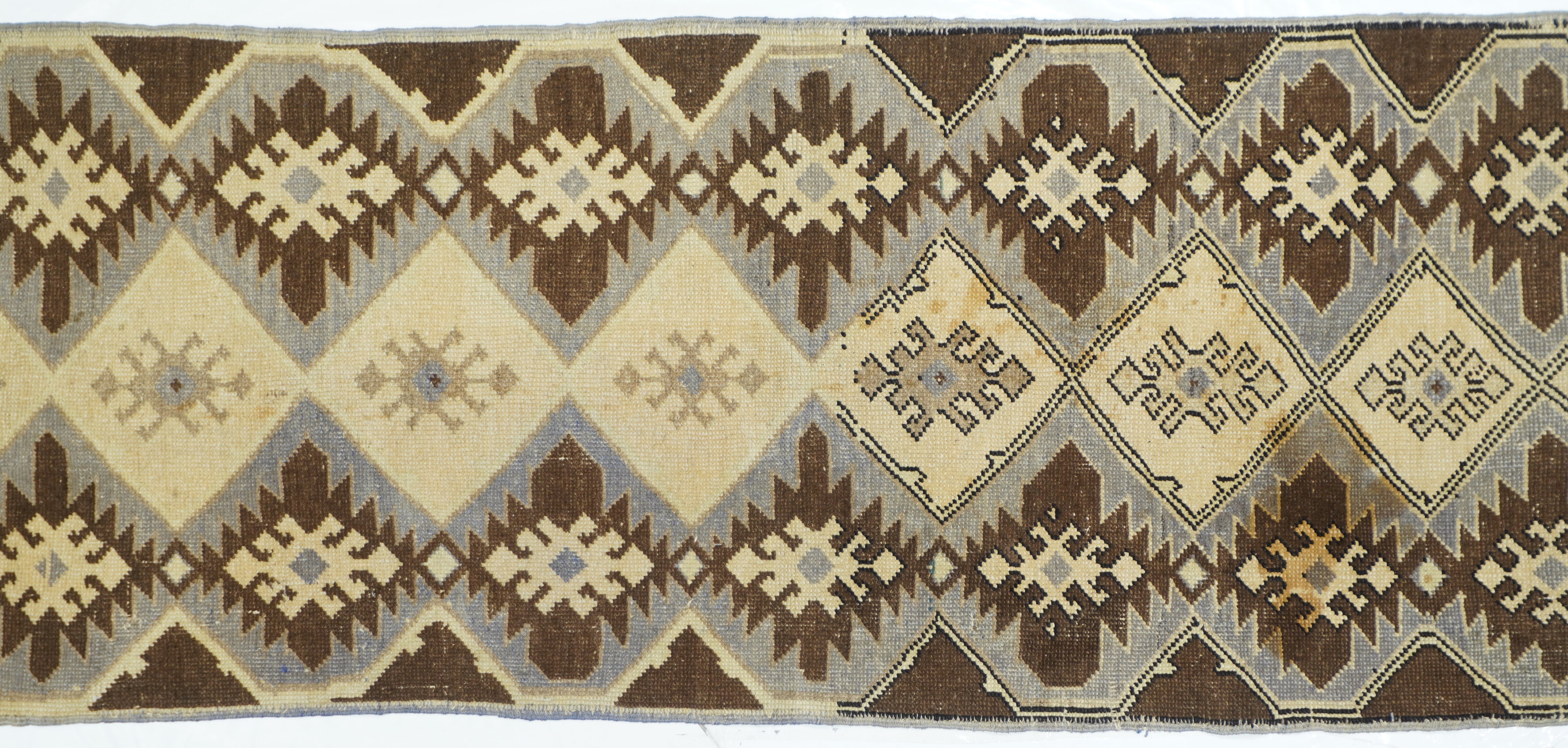 Vintage Turkish Rug 2'6'' x 6'4''