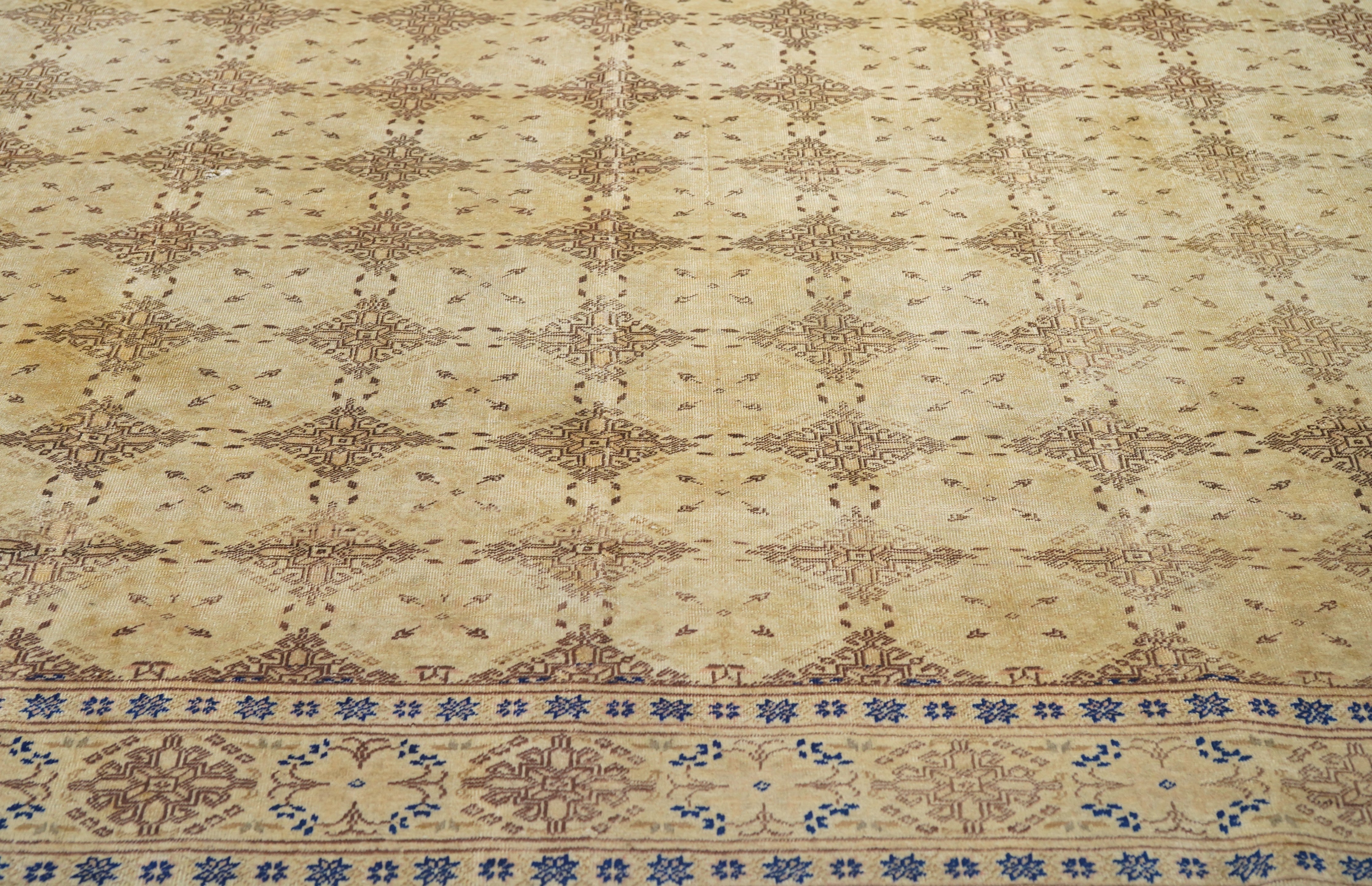 Fine Antique Turkish Sivas Rug 9'10'' x 13'8''