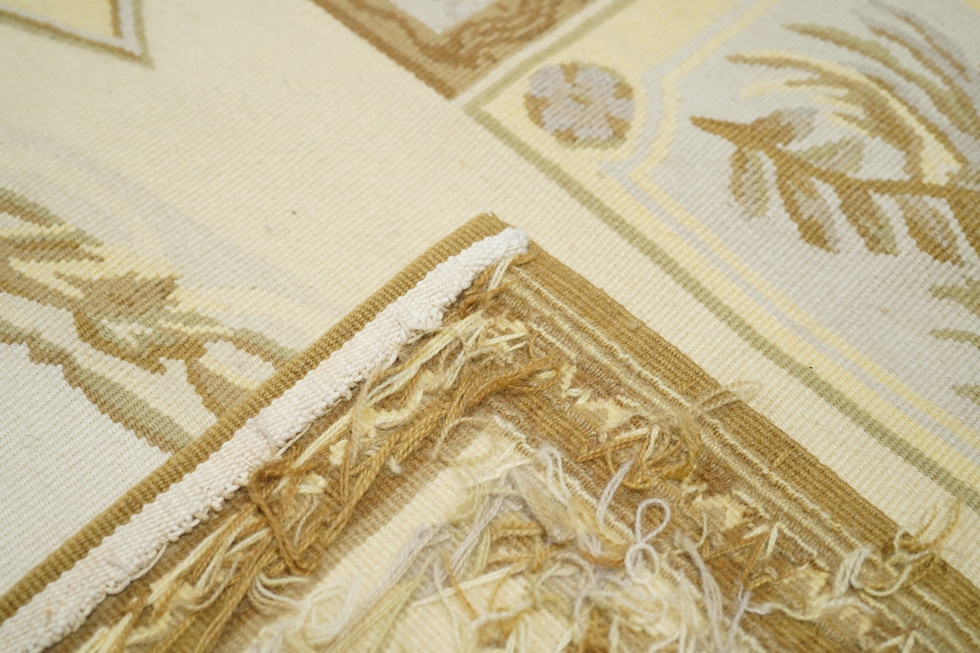 Aubusson Rug 4'0" x 6'0"