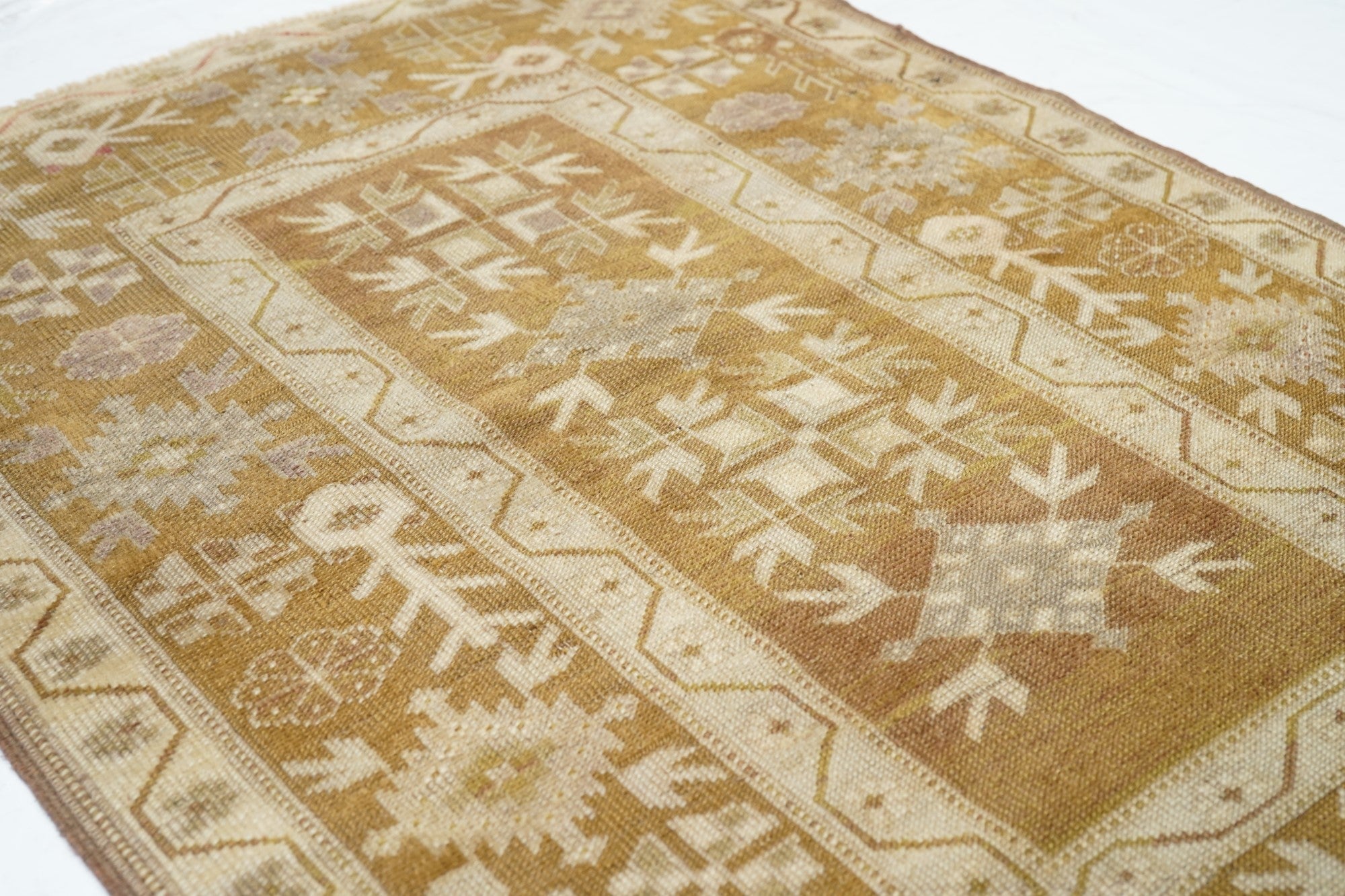 Oushak Rug 3'0" x 4'2''