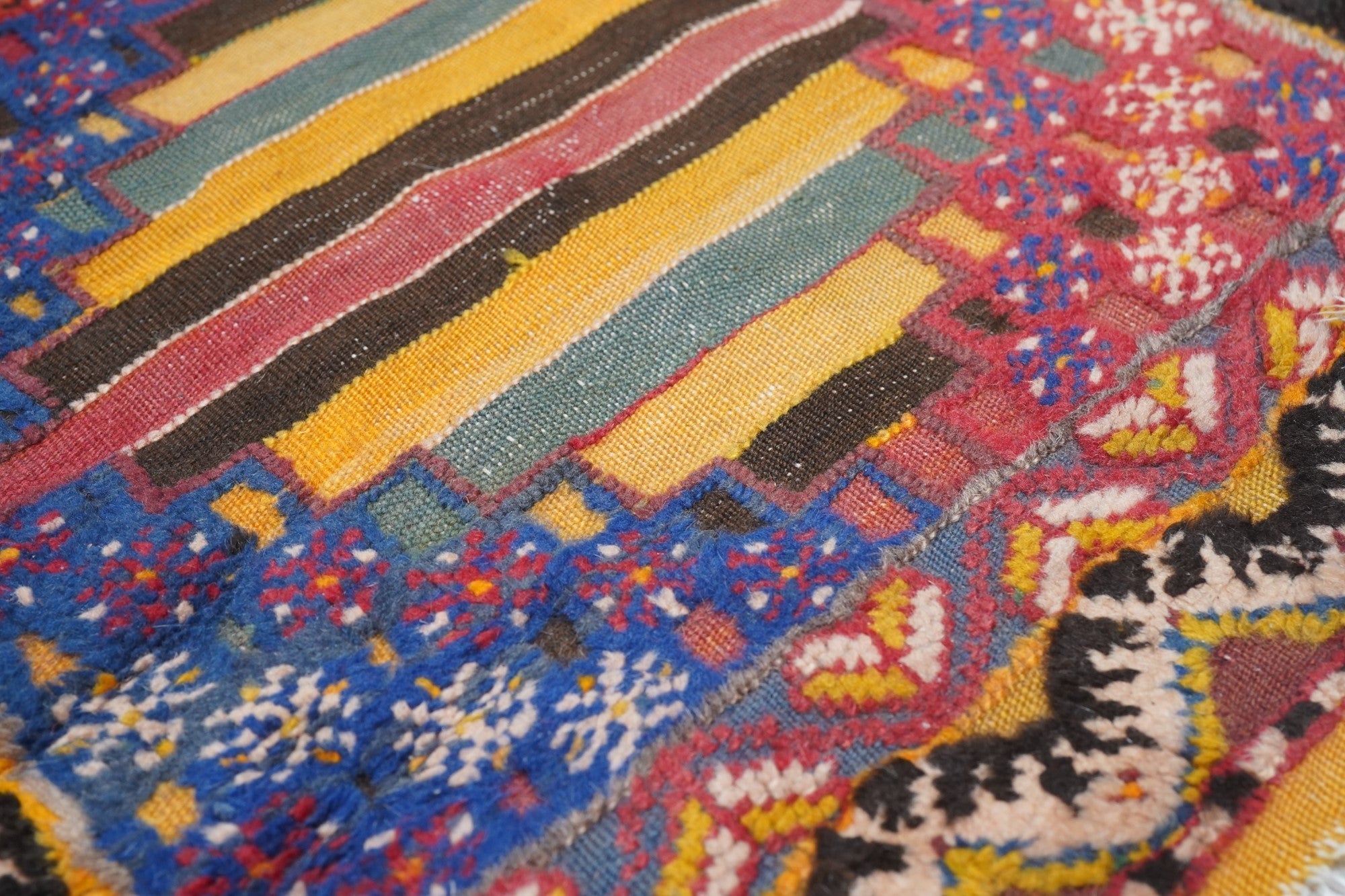 Vintage Moroccan Rug 2'4'' x 5'5''