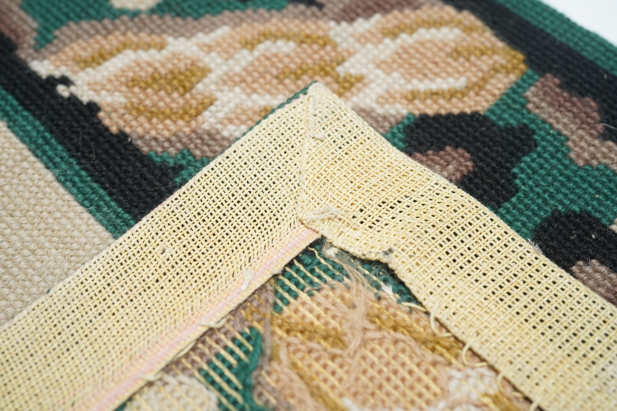 Needle Point Runner 2'6'' x 9'11''