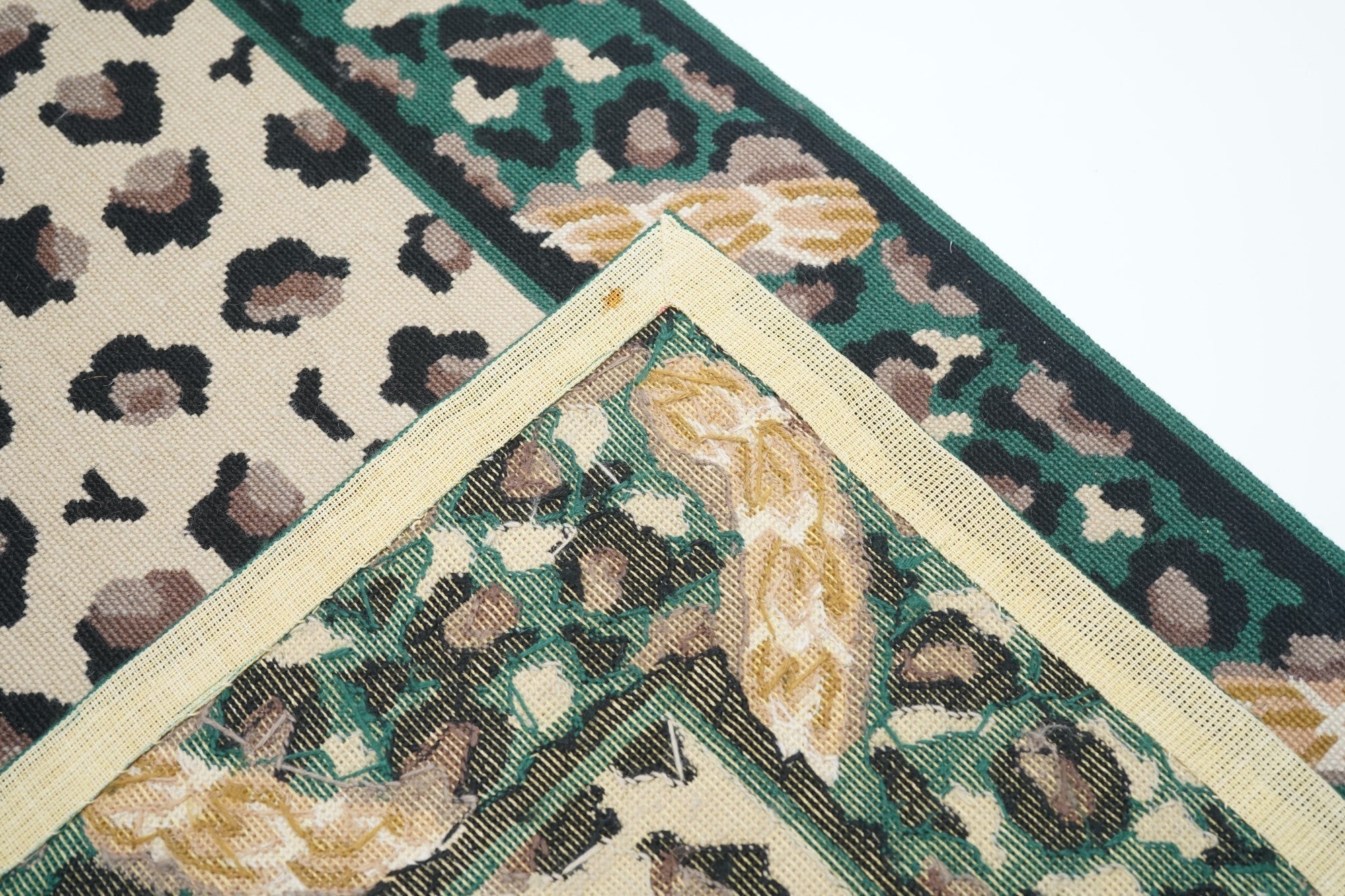 Hand Knotted Needle Point Wool Rug 2'6'' x 9'11''