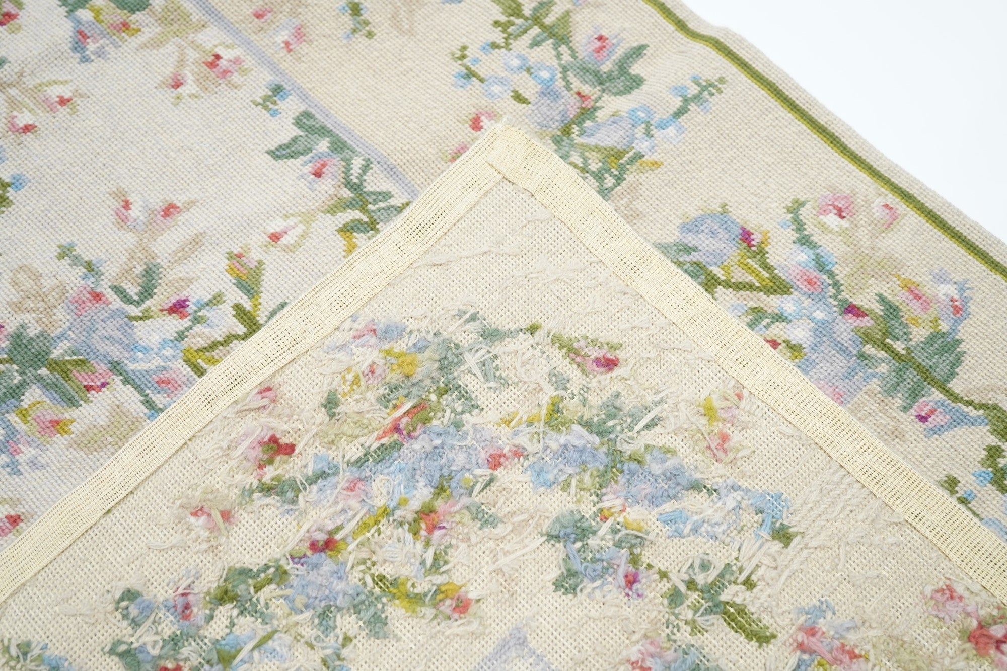 French Aubusson Design Rug 3' x 5'