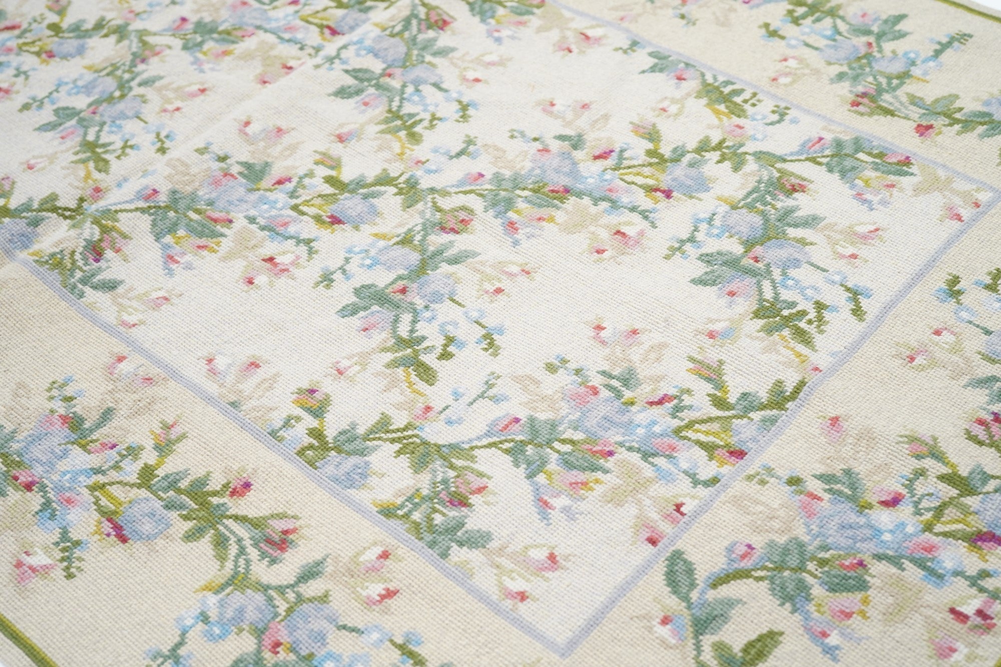 French Aubusson Design Rug 3' x 5'